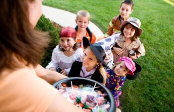 Halloween: Kids Want Halloween Candy Group