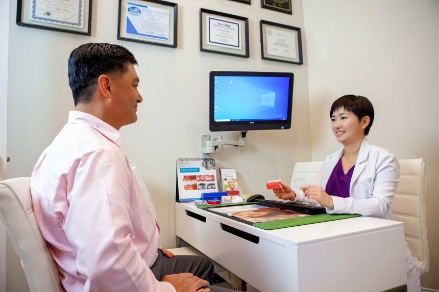 Dr park consultation with patient